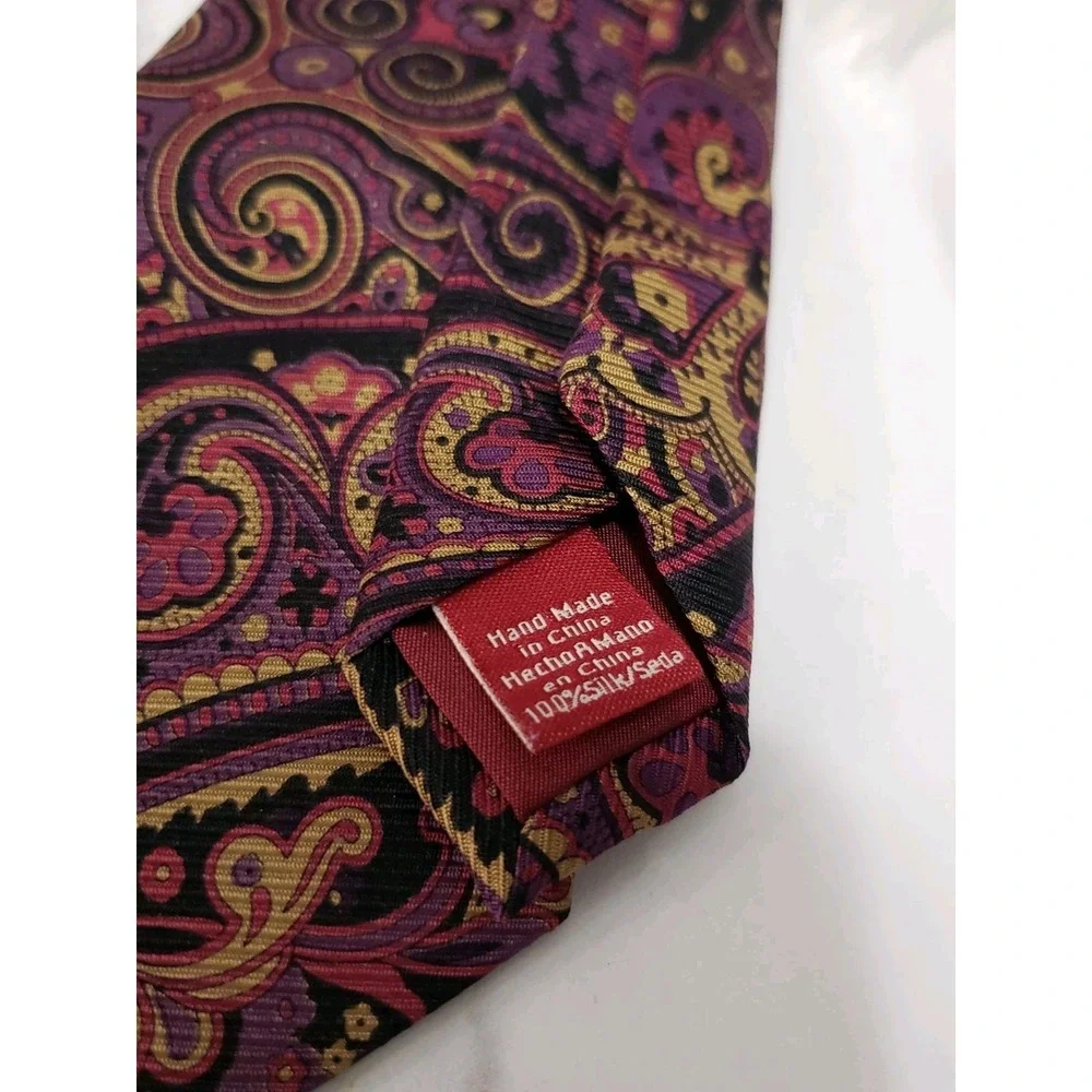Penguin by Munsingwear PURPLE paisley gold yellow Necktie Tie skinny 2.75